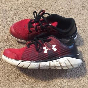 Boy’s Under Armour 1Y Sneakers